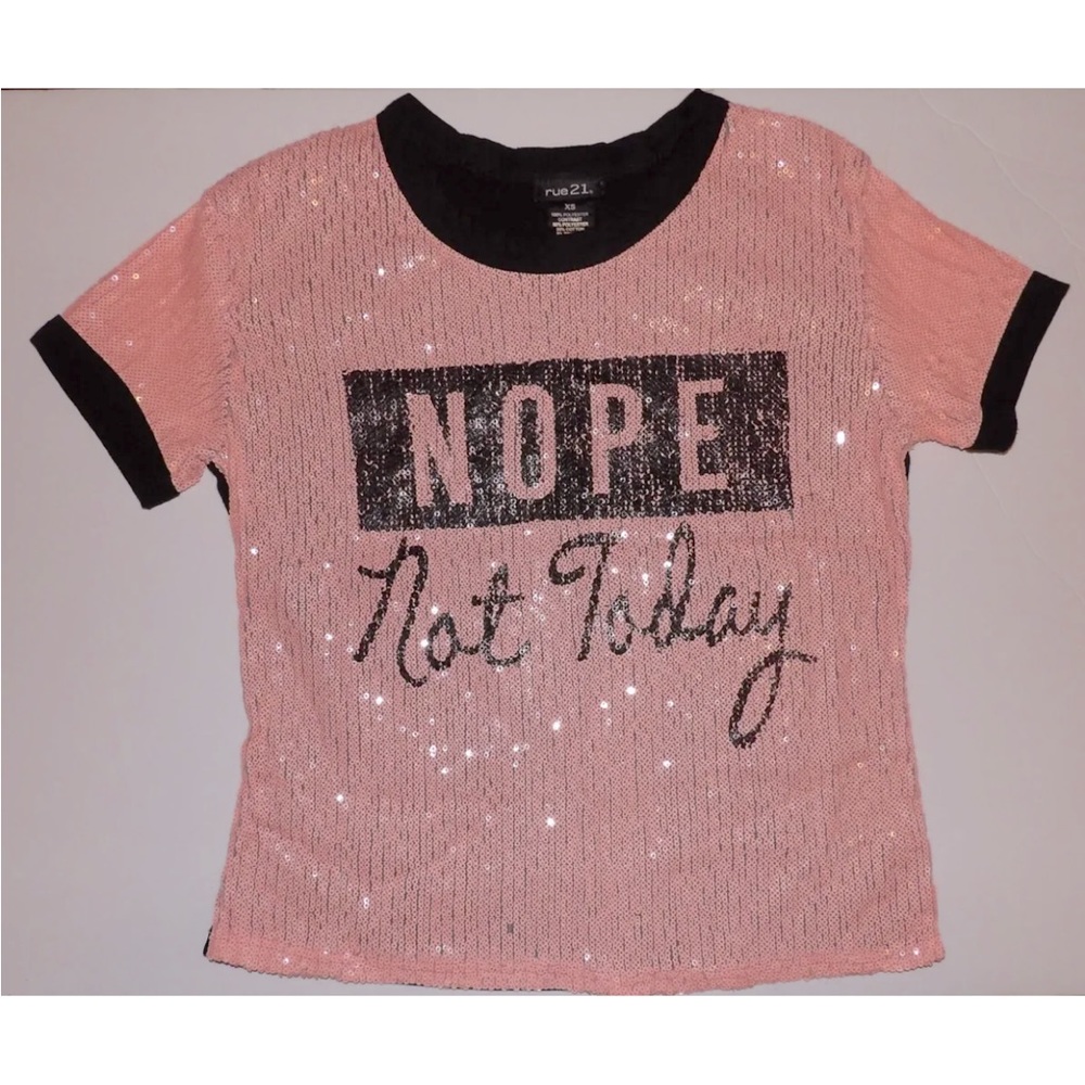 Rue 21 Shirt Women’s/Youth Pink/Black Size ( XS )